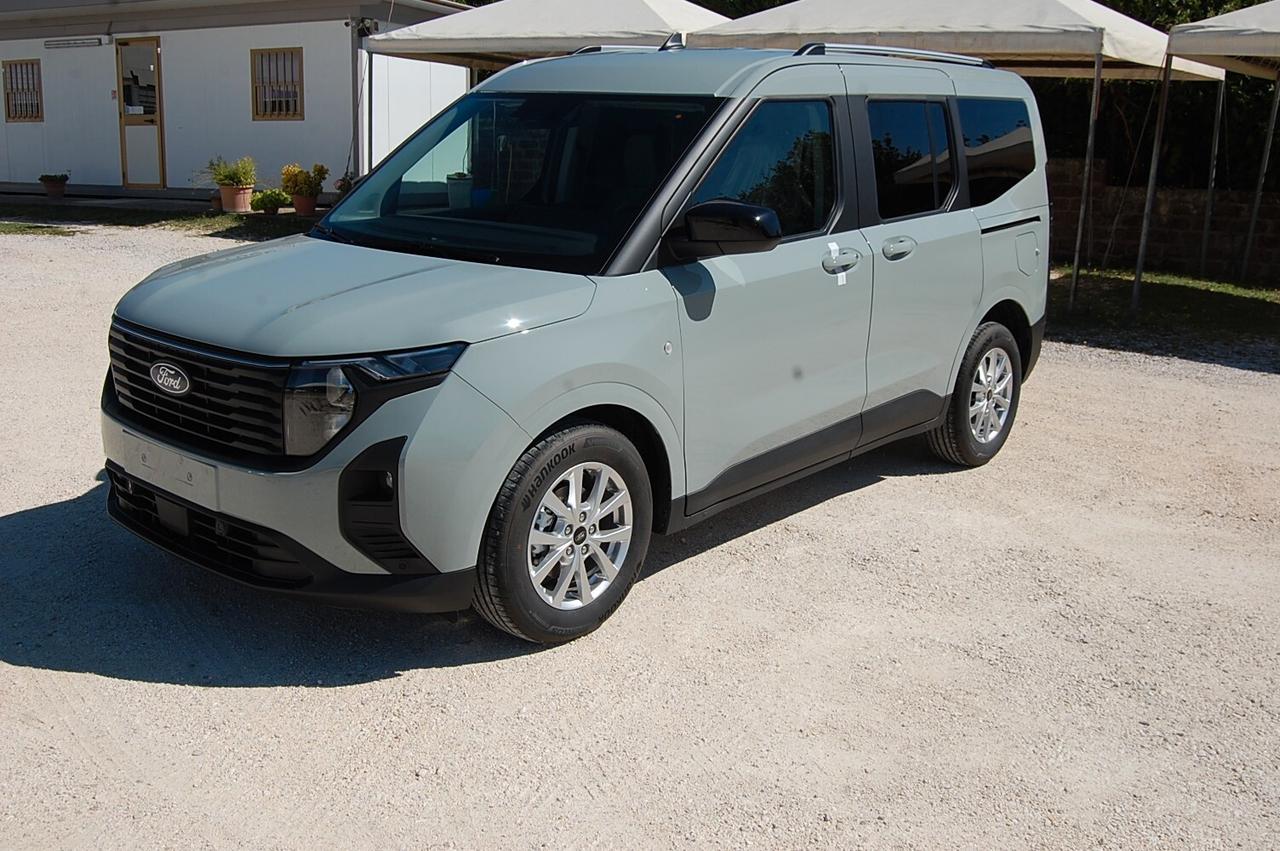 Ford Tourneo Courier 1.0 EcoBoost Titanium
