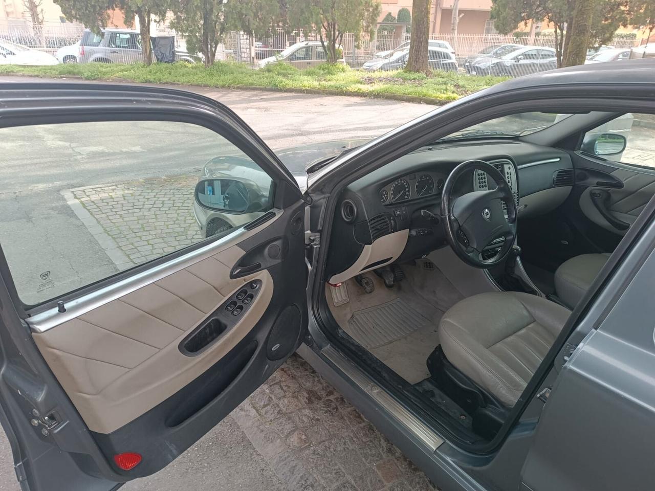 Lancia Lybra 2.0i 20V cat Intensa