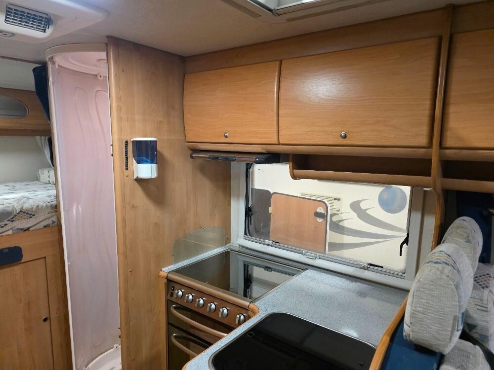 CAMPER MCLOUIS TANDY 670