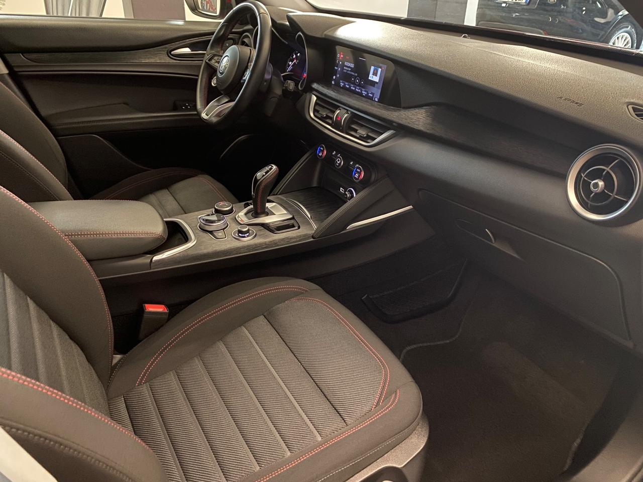 Alfa Romeo Stelvio 2.2 Versione "Rosso Edizione" Aziendale