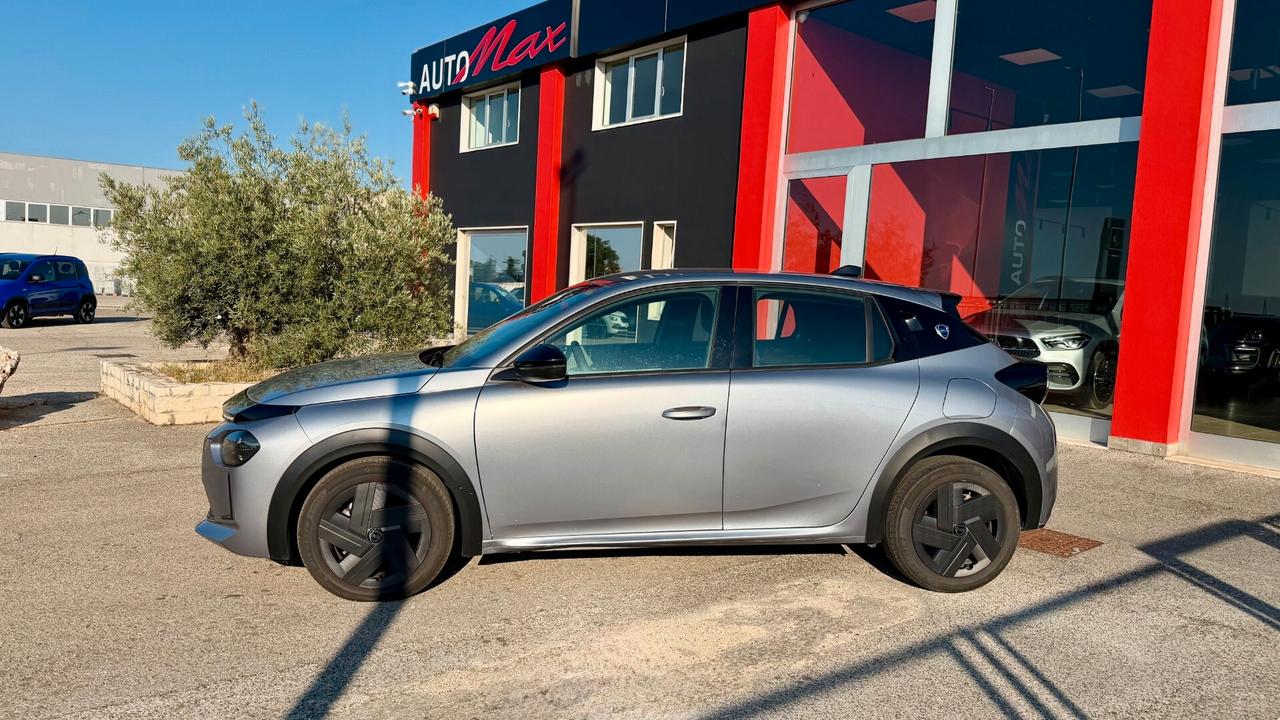 Lancia Ypsilon Hybrid e-DCT