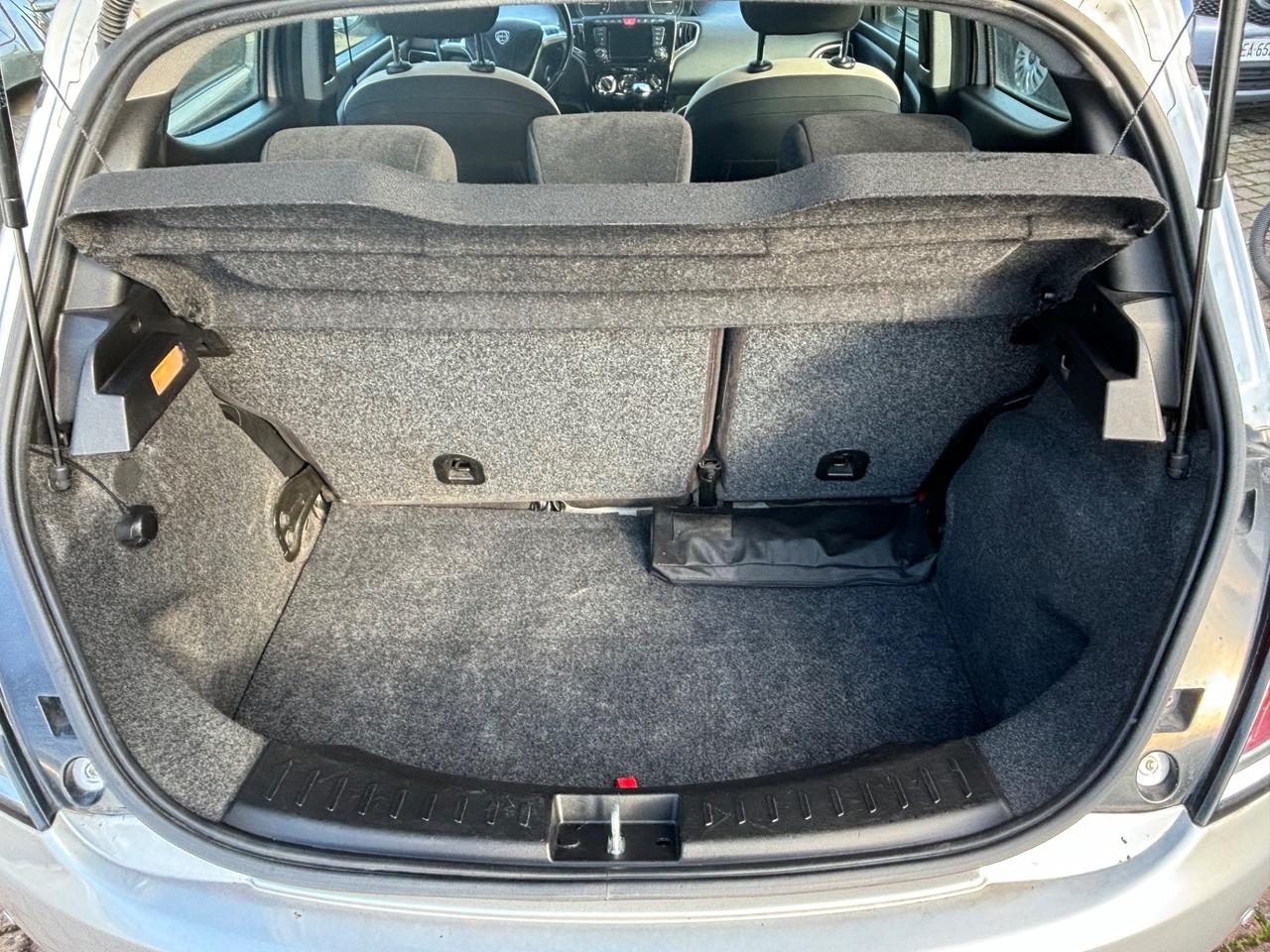 Lancia Ypsilon 0.9 TwinAir 85 CV 5 porte S&S DFN Platinum