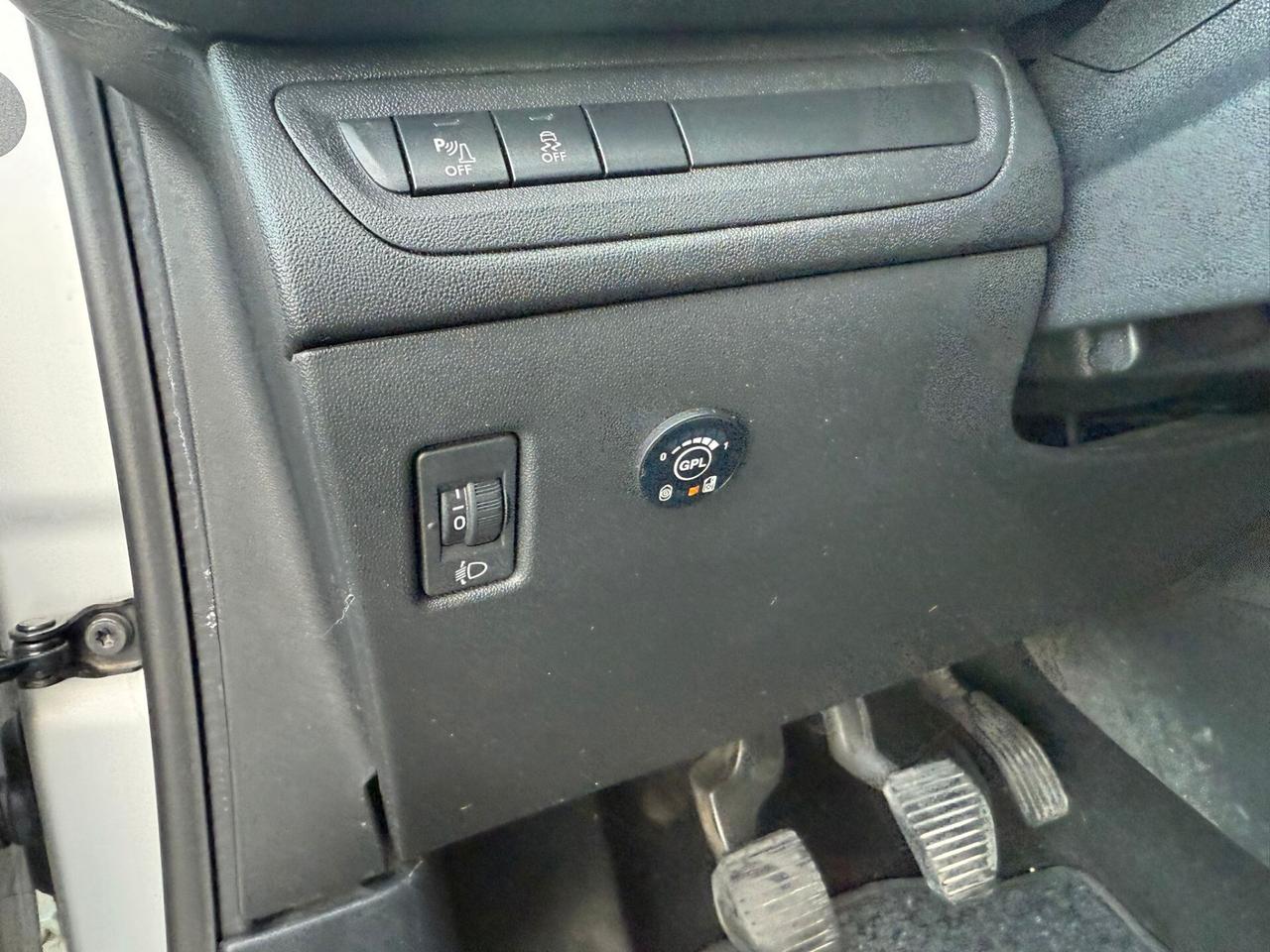 Peugeot 208 PureTech 82 3 porte Allure