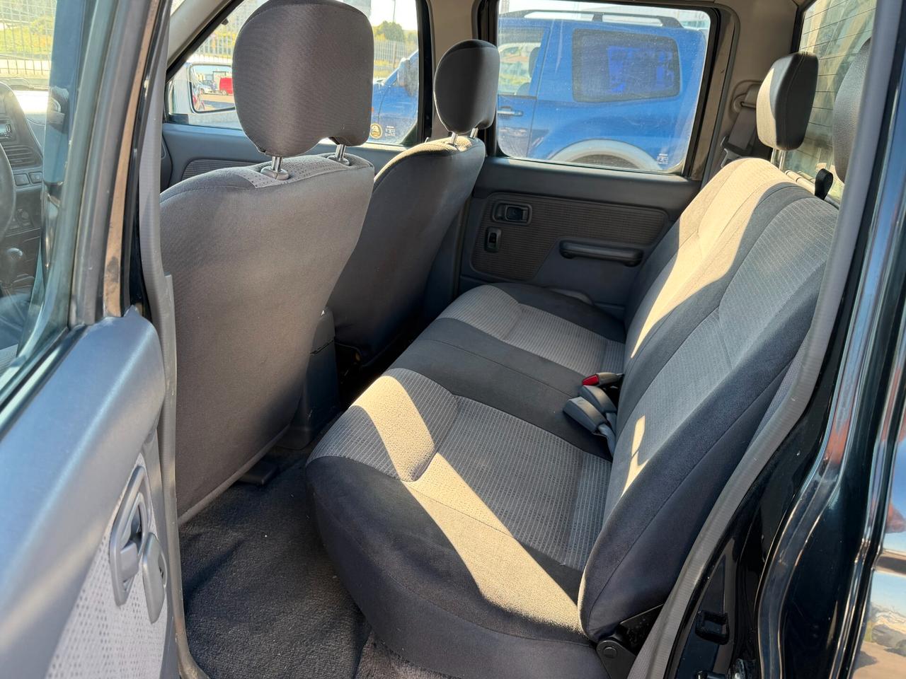 Nissan Navara 2.5 TD Duoble Cab Inc. 98 kw