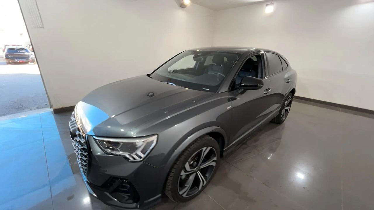 Audi Q3 SPB 35 TDI S tronic Identity Black