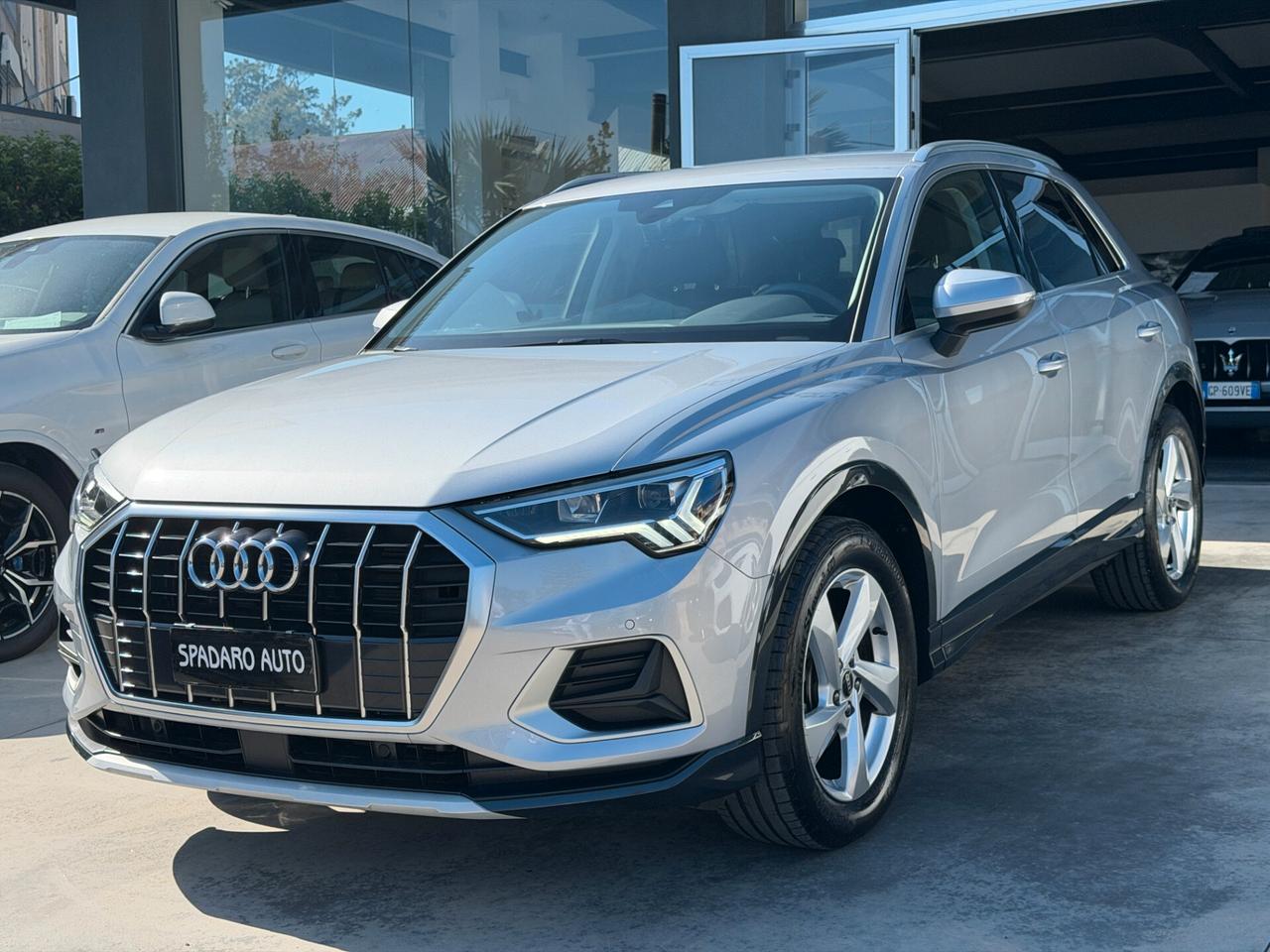 Audi Q3 35 TDI S tronic Identity Black