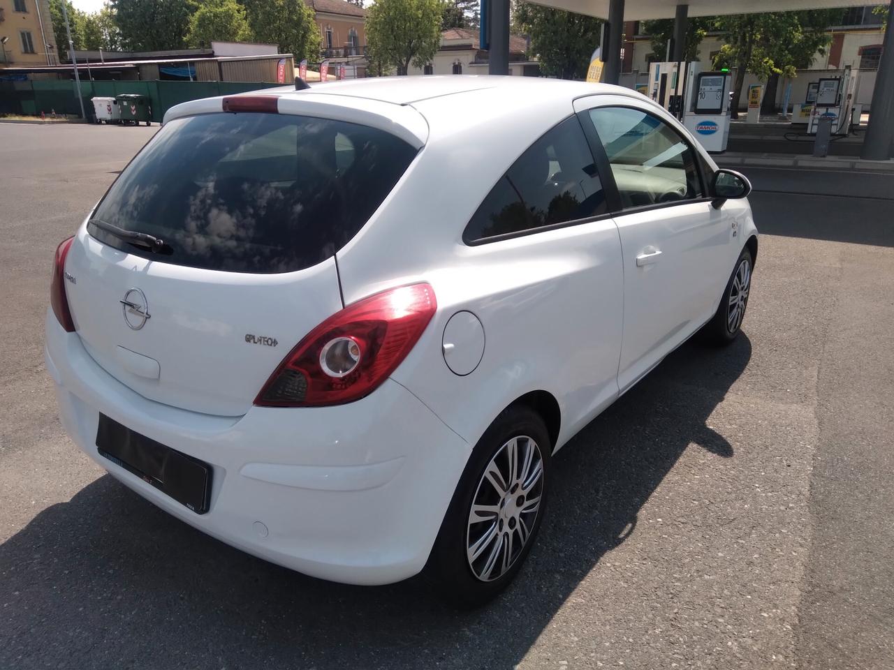 Opel Corsa 1.2 80CV 3 porte GPL-TECH Club x neopatentati