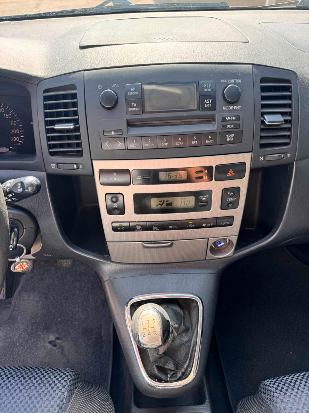 Toyota Corolla Verso 2.0 tdi D-4D