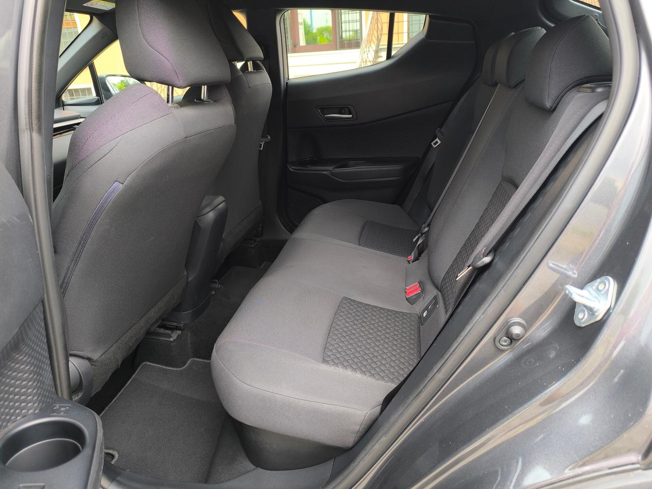 Toyota C-HR 1.8 Hybrid E-CVT Business