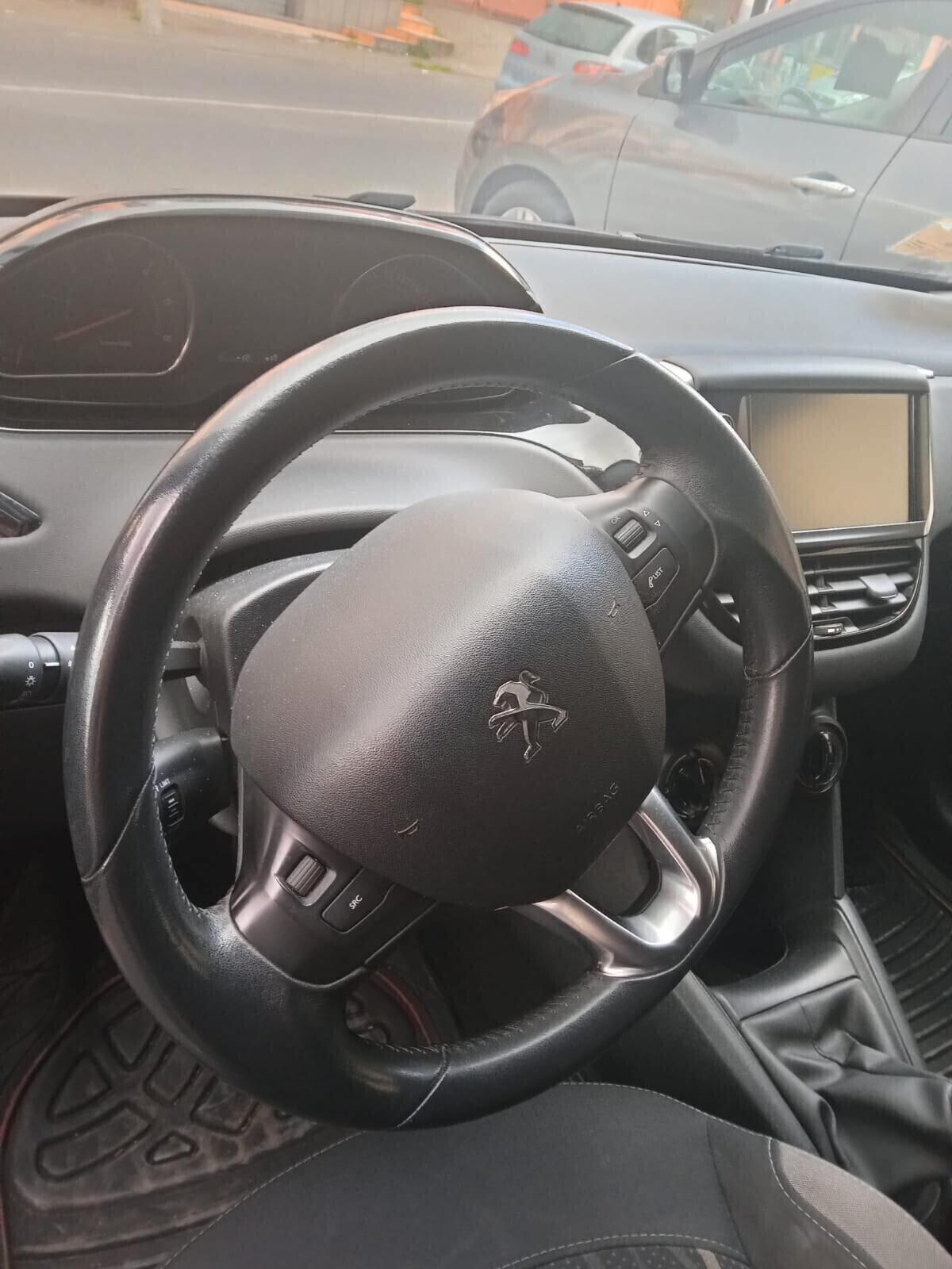 Peugeot 208 1.4 HDi 68 CV 3 porte Access