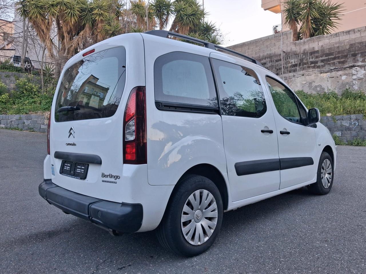 Citroen Berlingo Pianale ribassato con rampa disabili in carrozzina
