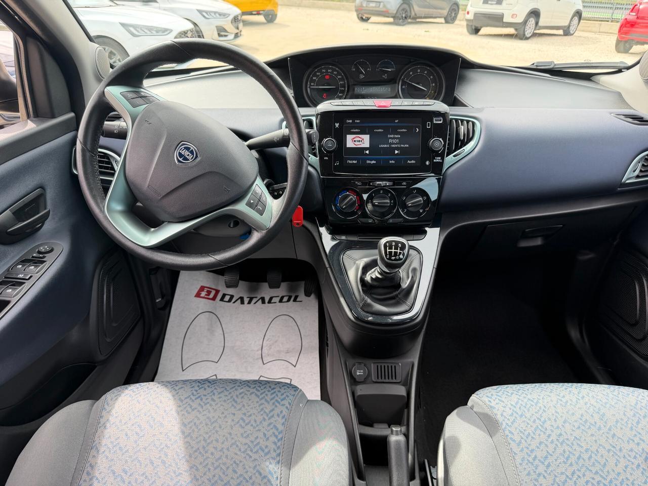 Lancia Ypsilon 1.0 FireFly 5 porte S&S Hybrid Gold