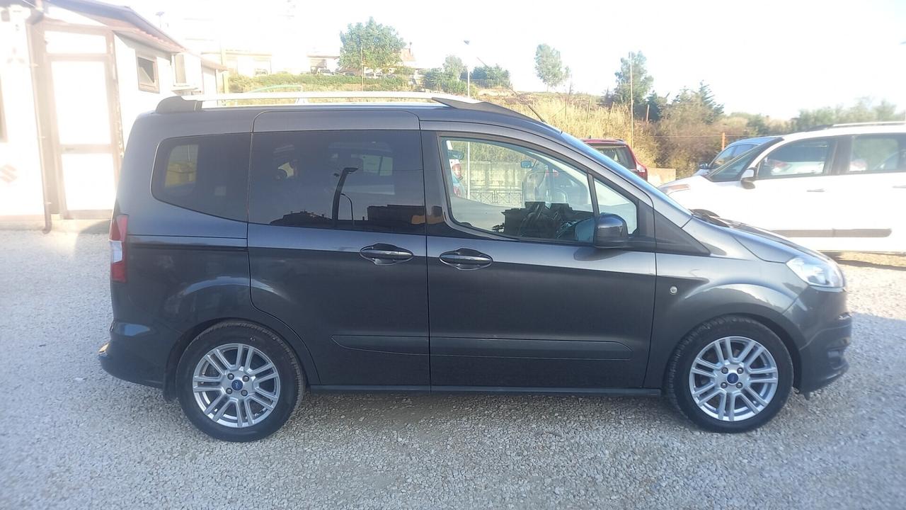 Ford Tourneo Courier Tourneo Courier 1.5 TDCI 75 CV Titanium