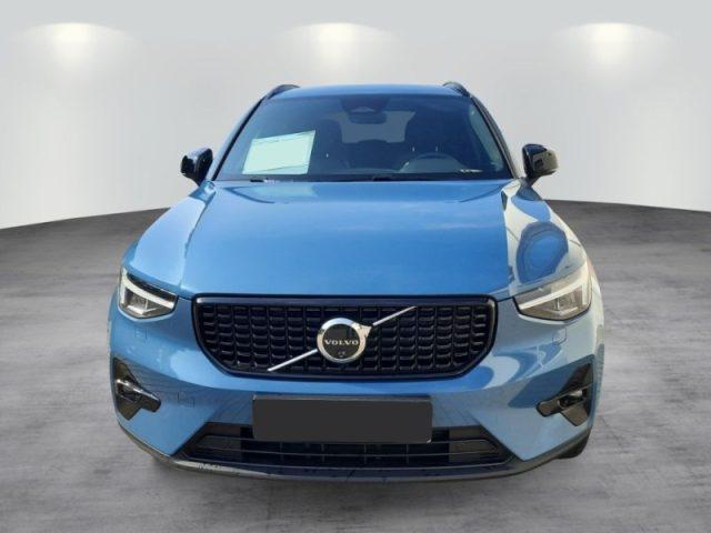 VOLVO XC40 B3 automatico Plus Dark