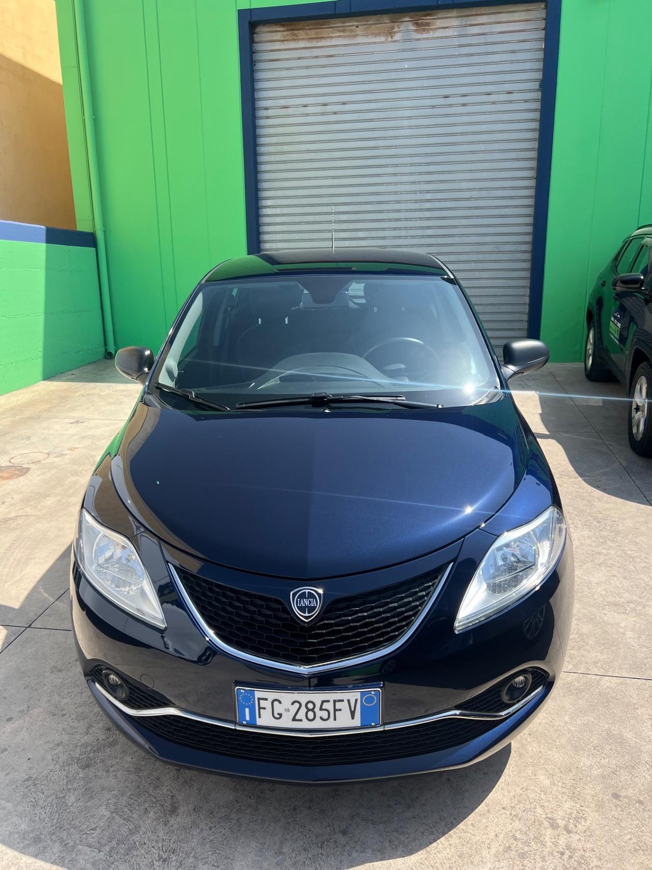 Lancia Ypsilon 1.2 69 CV 5 porte Silver