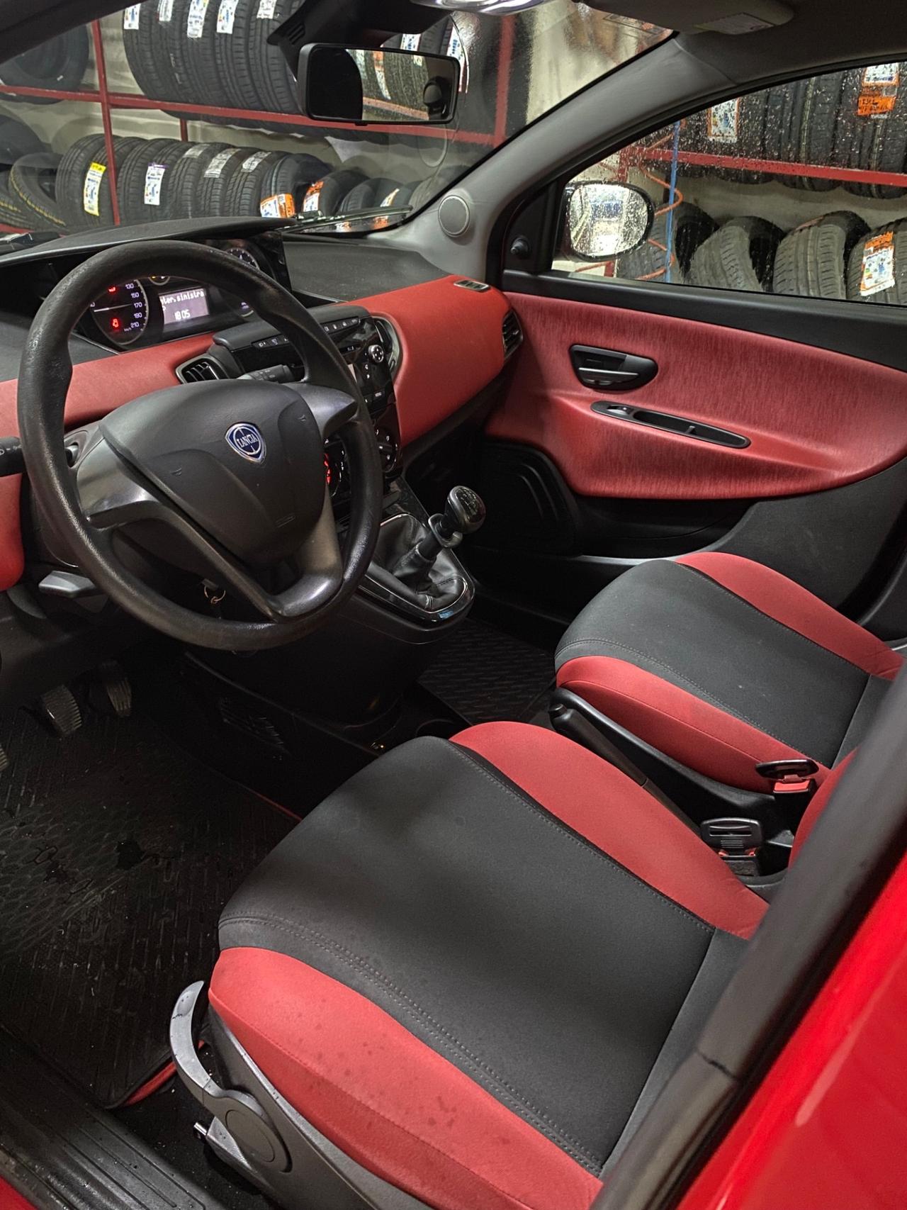 Lancia Ypsilon 1.2 69 CV 5 porte GPL Ecochic Gold