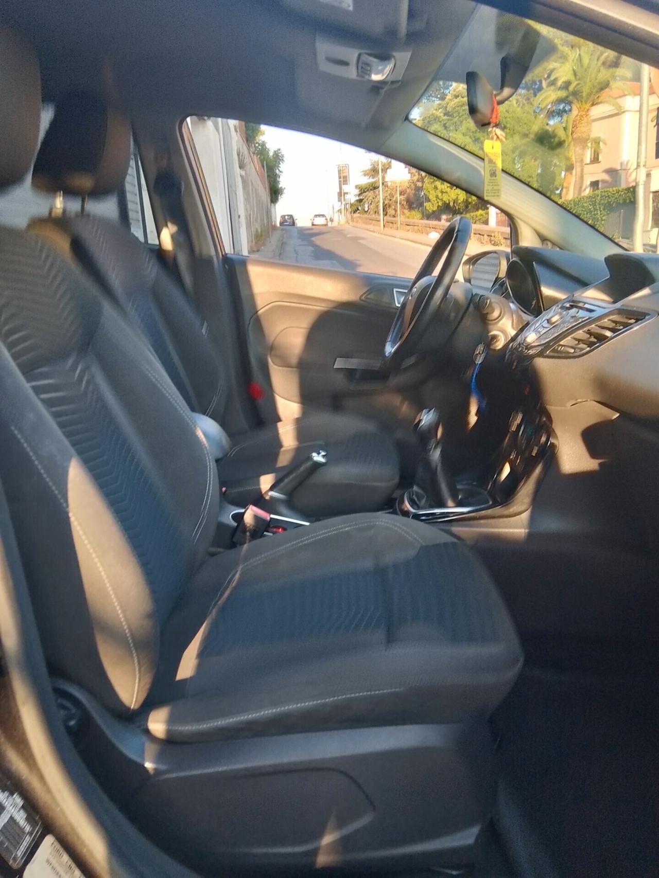 Ford Fiesta 1.4 5 porte Bz.- GPL Titanium