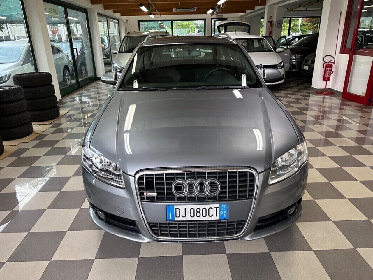 Audi A4 2.0 16V TDI S-LINE