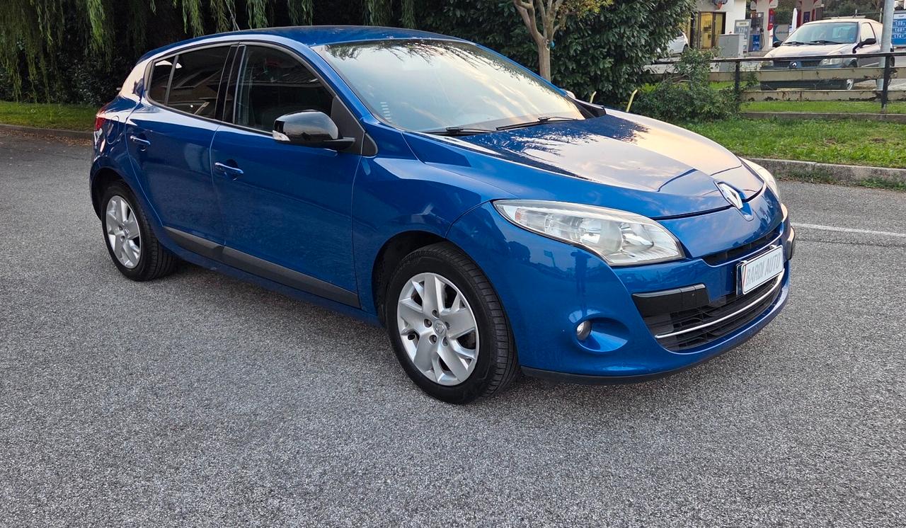 Renault Megane 1.6 Attractive 5 porte