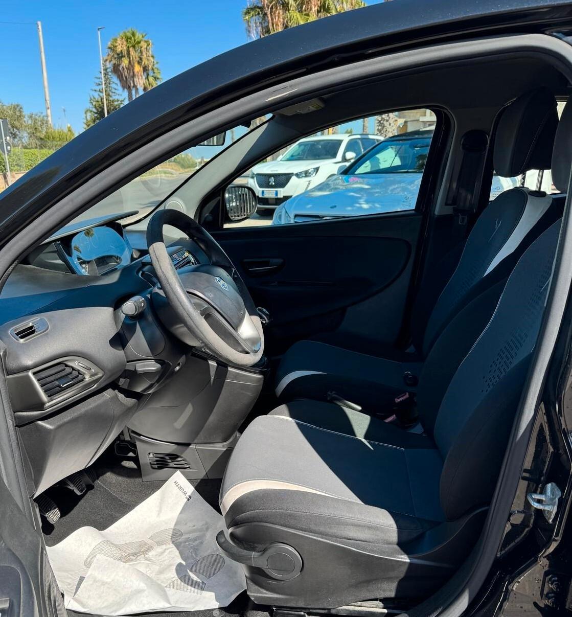 Lancia Ypsilon 1.2 69 CV 5 porte GPL Ecochic Elefantino