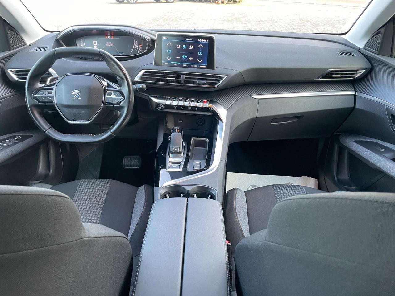 Peugeot 3008 BlueHDi 130 S&S EAT8 Active Pack