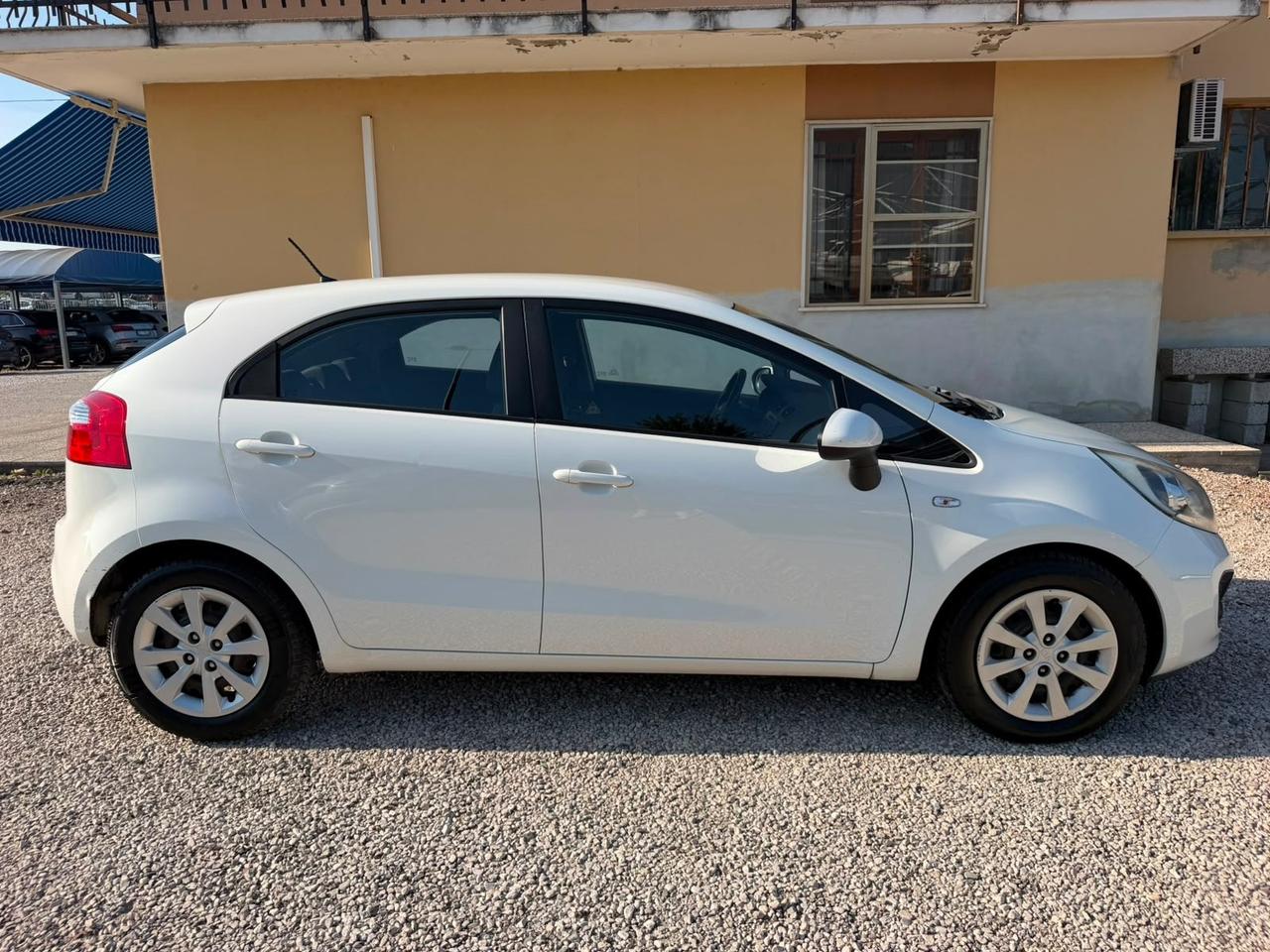 Kia Rio 1.1 CRDi WGT 5p. EX