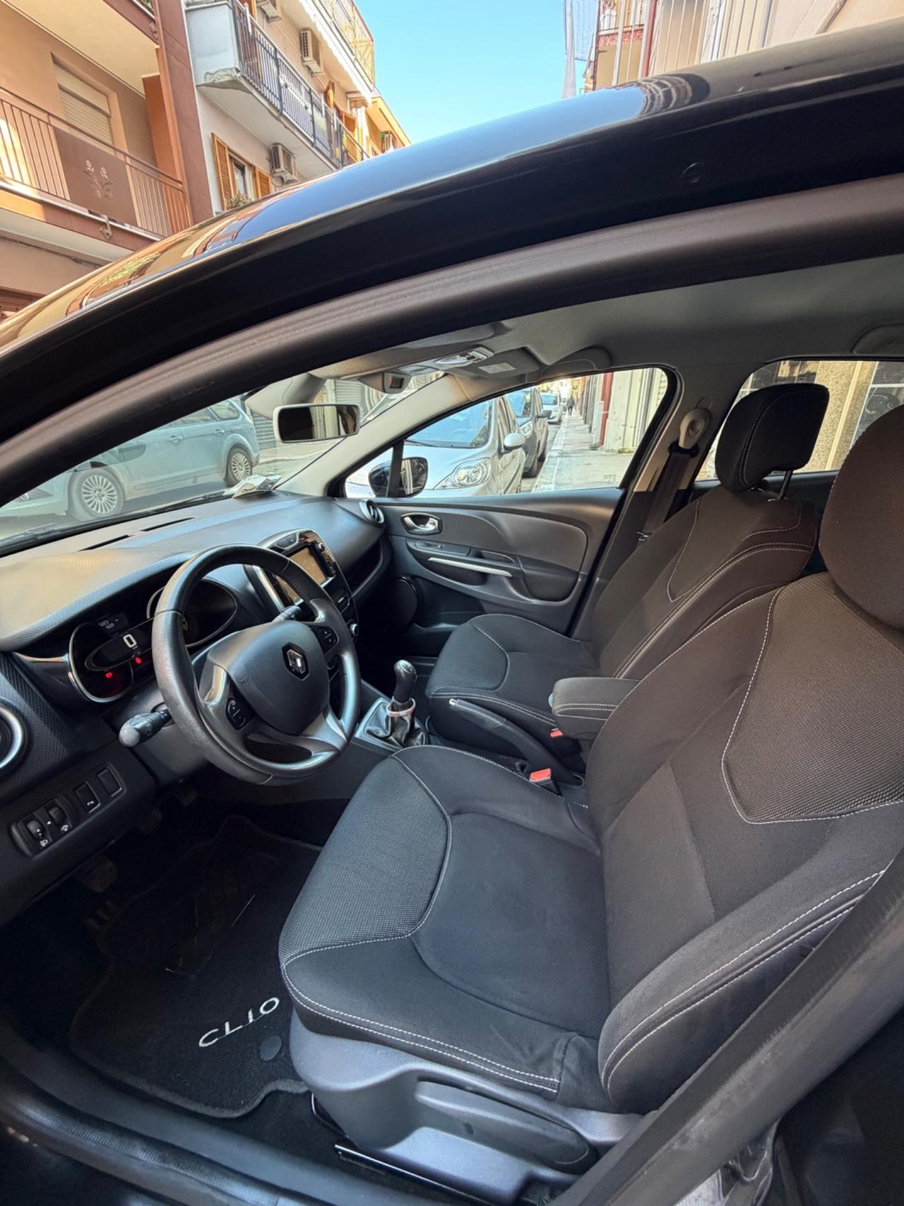 Renault Clio 1.5 dCi 8V 75CV 5 porte COSTUME NATIONAL