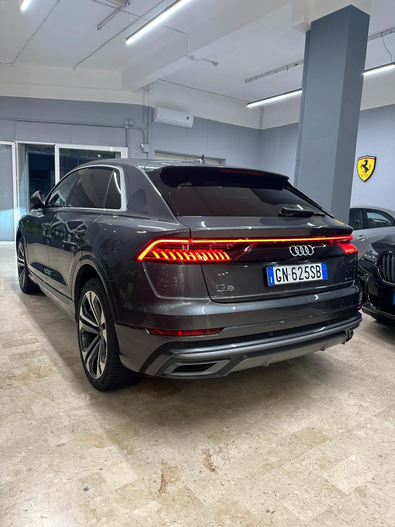 Audi Q8 55 TFSI Sport Versione RS