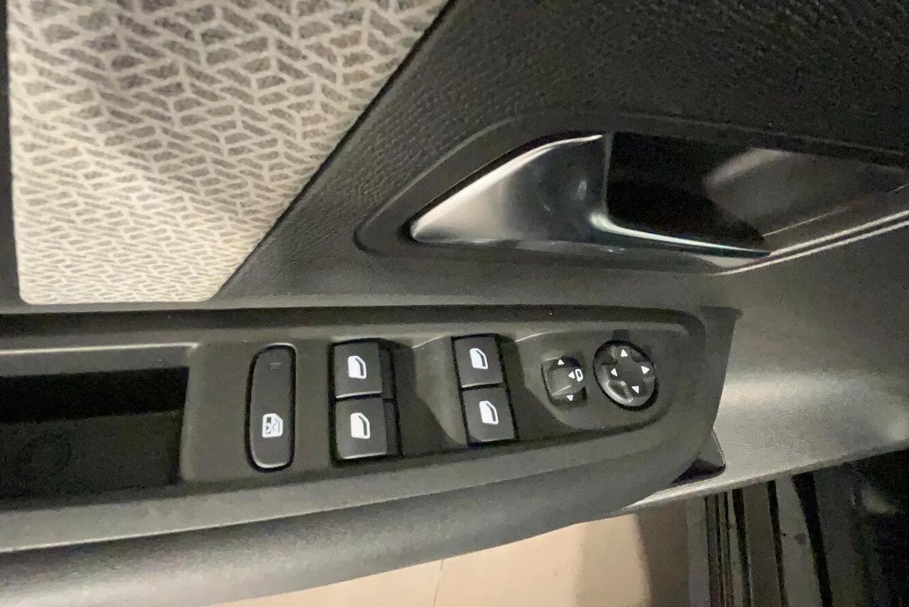 Citroen C4 Hybrid 136 e-DCS6 Plus