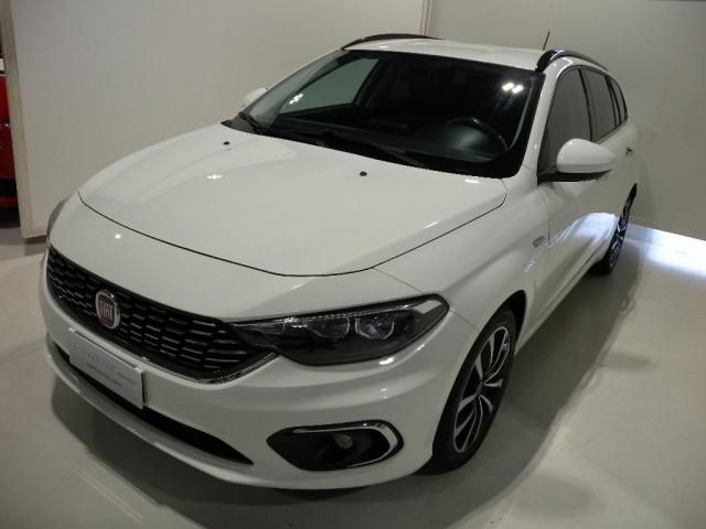 FIAT - Tipo - 1.6 Mjt S&amp;S SW Lounge