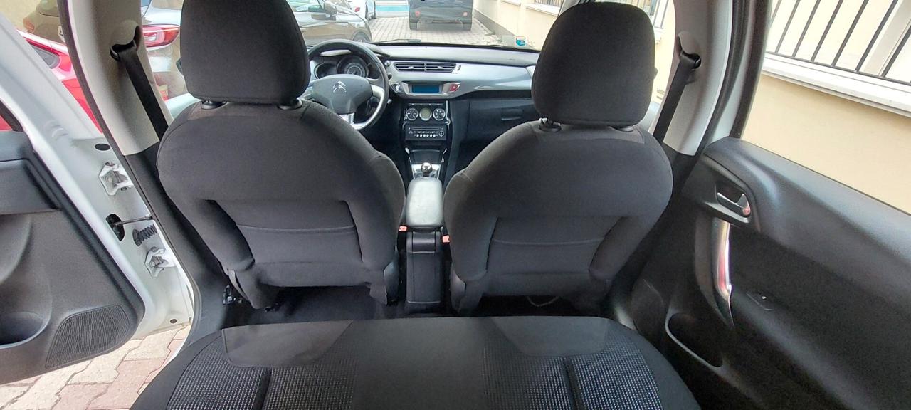 C3 EXCLUSIVE TETTO ZEN IN VETRO 1,4 DIESEL 70 CV NAVIGATORE TELEFONO SENSORI FULL IMPECCABILE