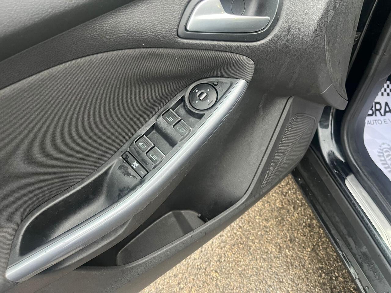 Ford Focus 1.6 TDCi 115 CV SW Titanium Unipro 2012