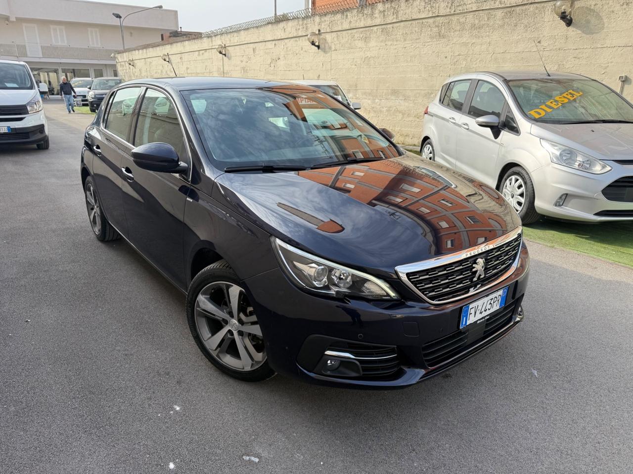 Peugeot 308 1.5diesel CAMBIO AUTOMATICO - 2019