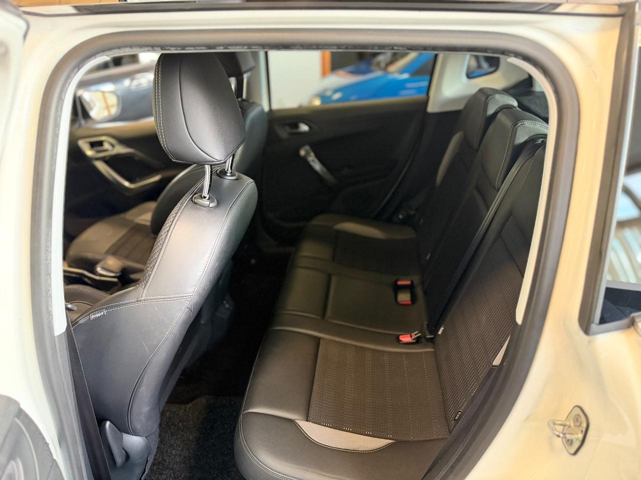 Peugeot 2008 1.6 e-HDi 92 CV Stop&Start Allure