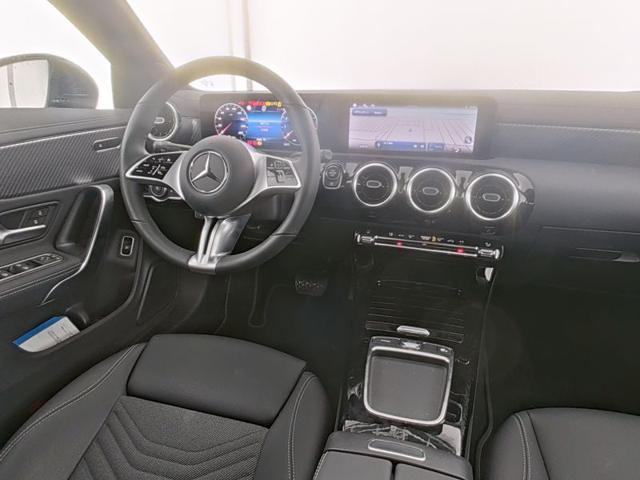 MERCEDES-BENZ CLA 180 Automatic Progressive Advanced