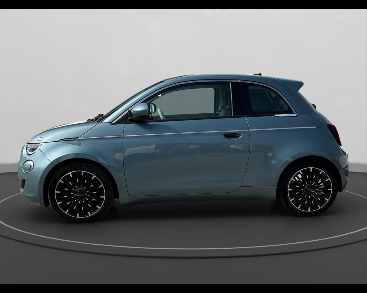 FIAT 500e 3+1 - 500e 3+1 42 kWh La Prima