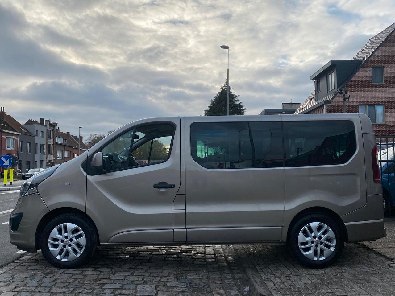 Opel VIVARO 1.6 cdi comfort 120 cv