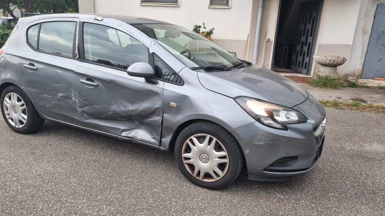 Opel Corsa 1.2 5 porte