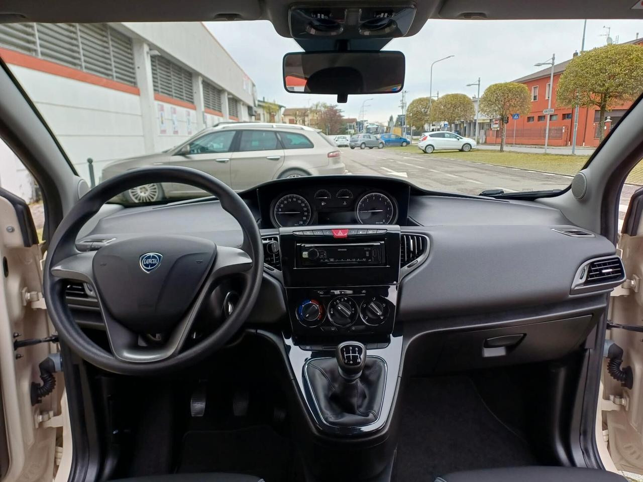 Lancia Ypsilon 1.2 69 CV 5 porte GPL Ecochic Silver