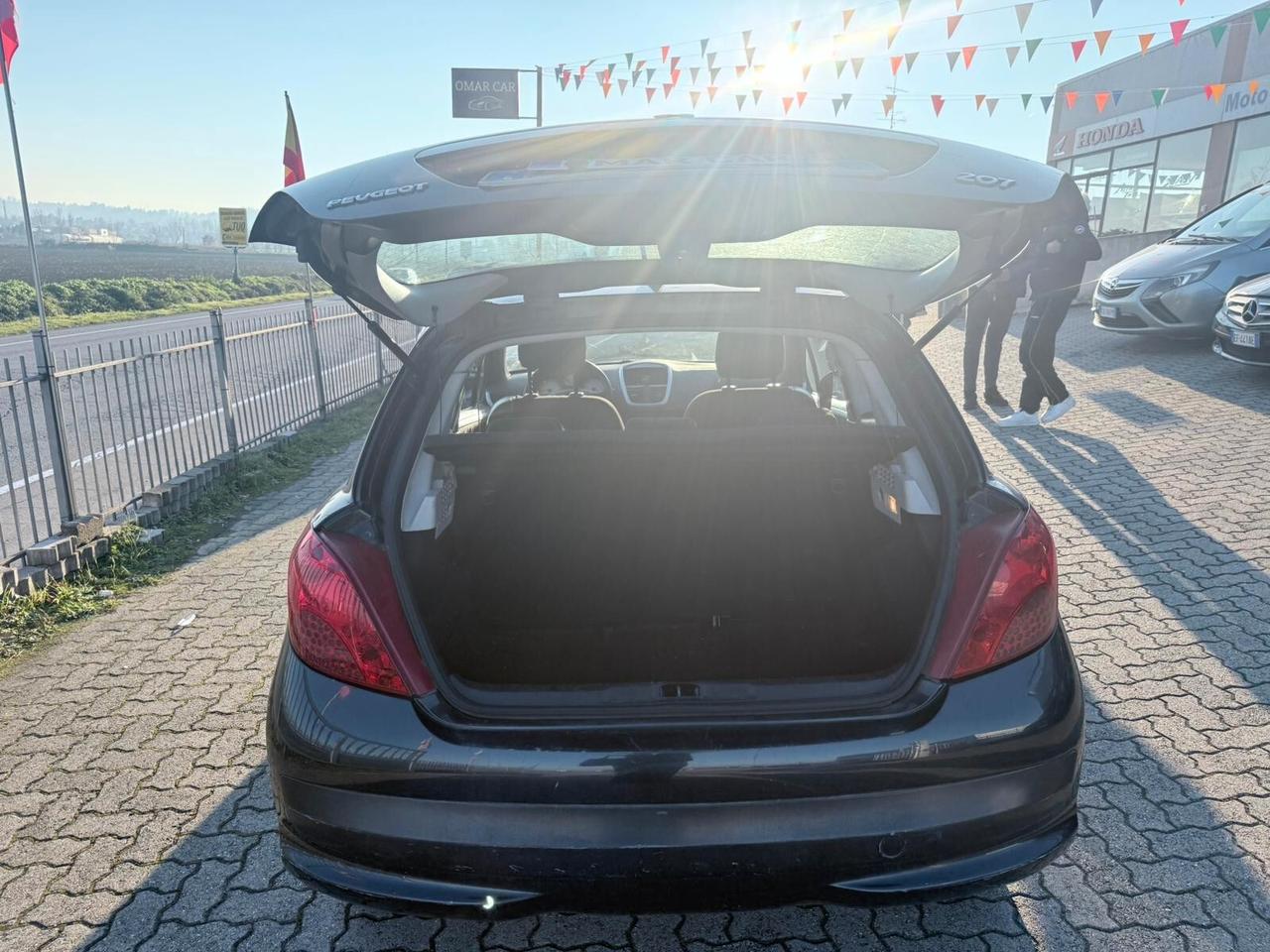 Peugeot 207 1.4 BENZINA 2006 NEOP.