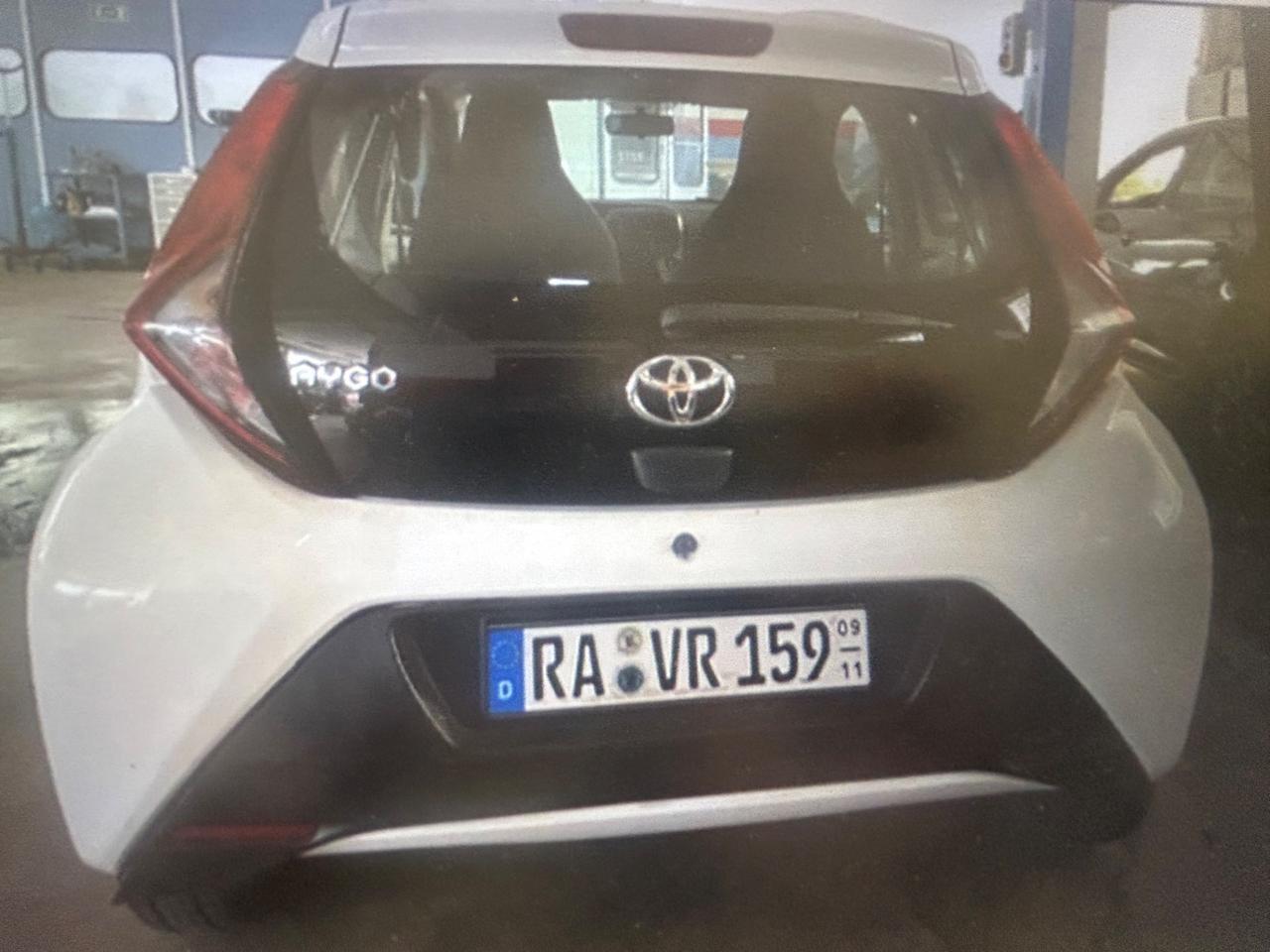 Toyota Aygo Connect 1.0 VVT-i 72 CV 5 porte x-play