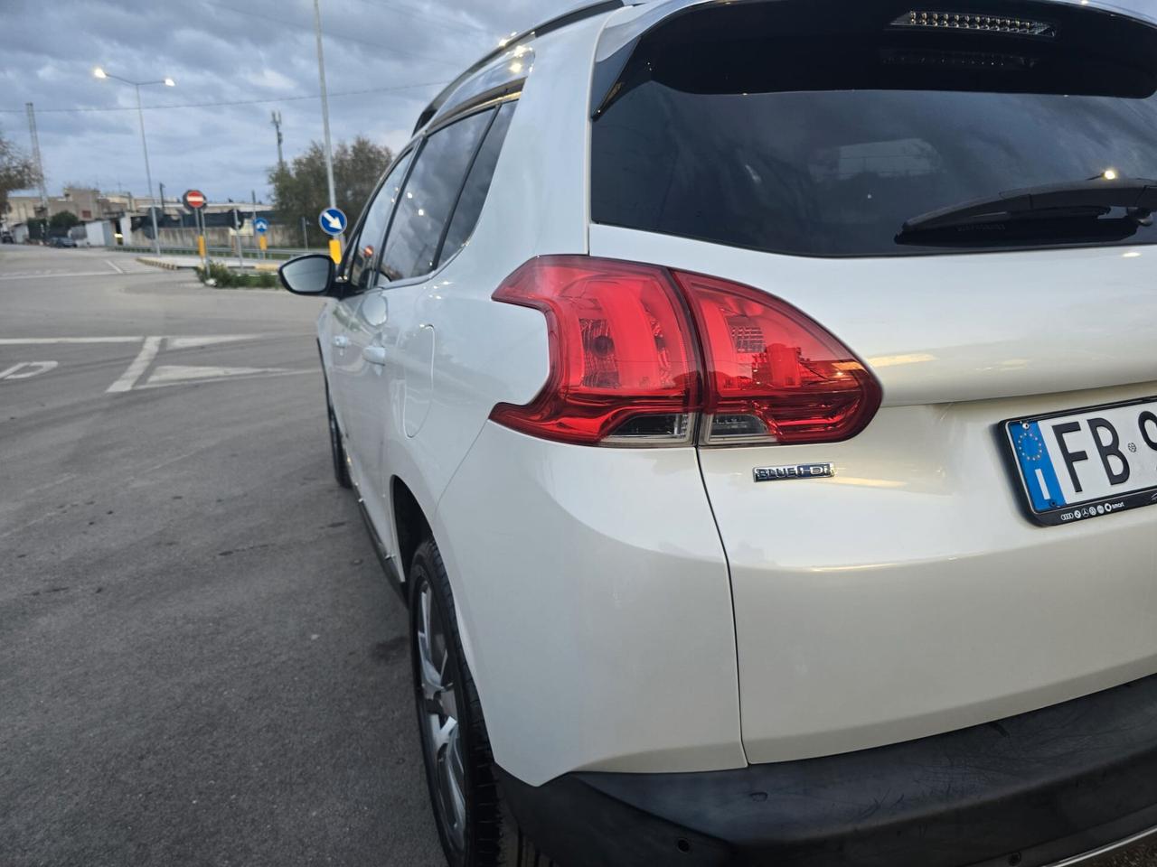 Peugeot 2008 BlueHDi 100 Allure