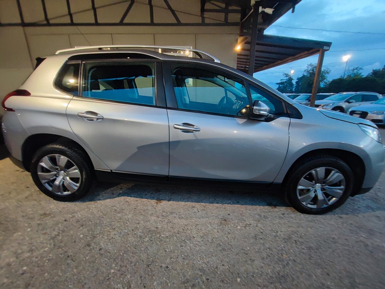 Peugeot 2008 BlueHDi 100 S&S Black Matt