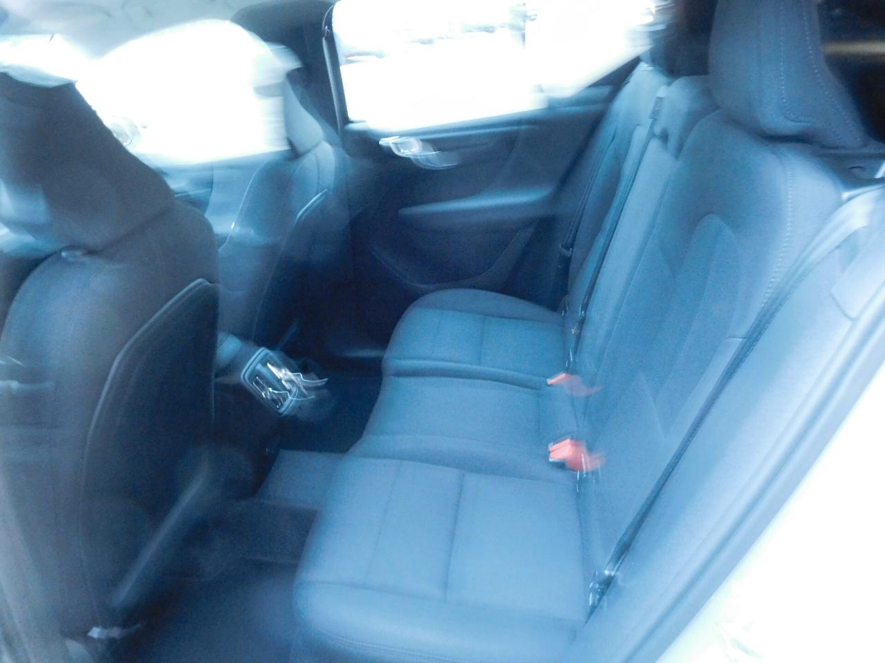 Volvo XC40 B3 Hybrid automatico Essential