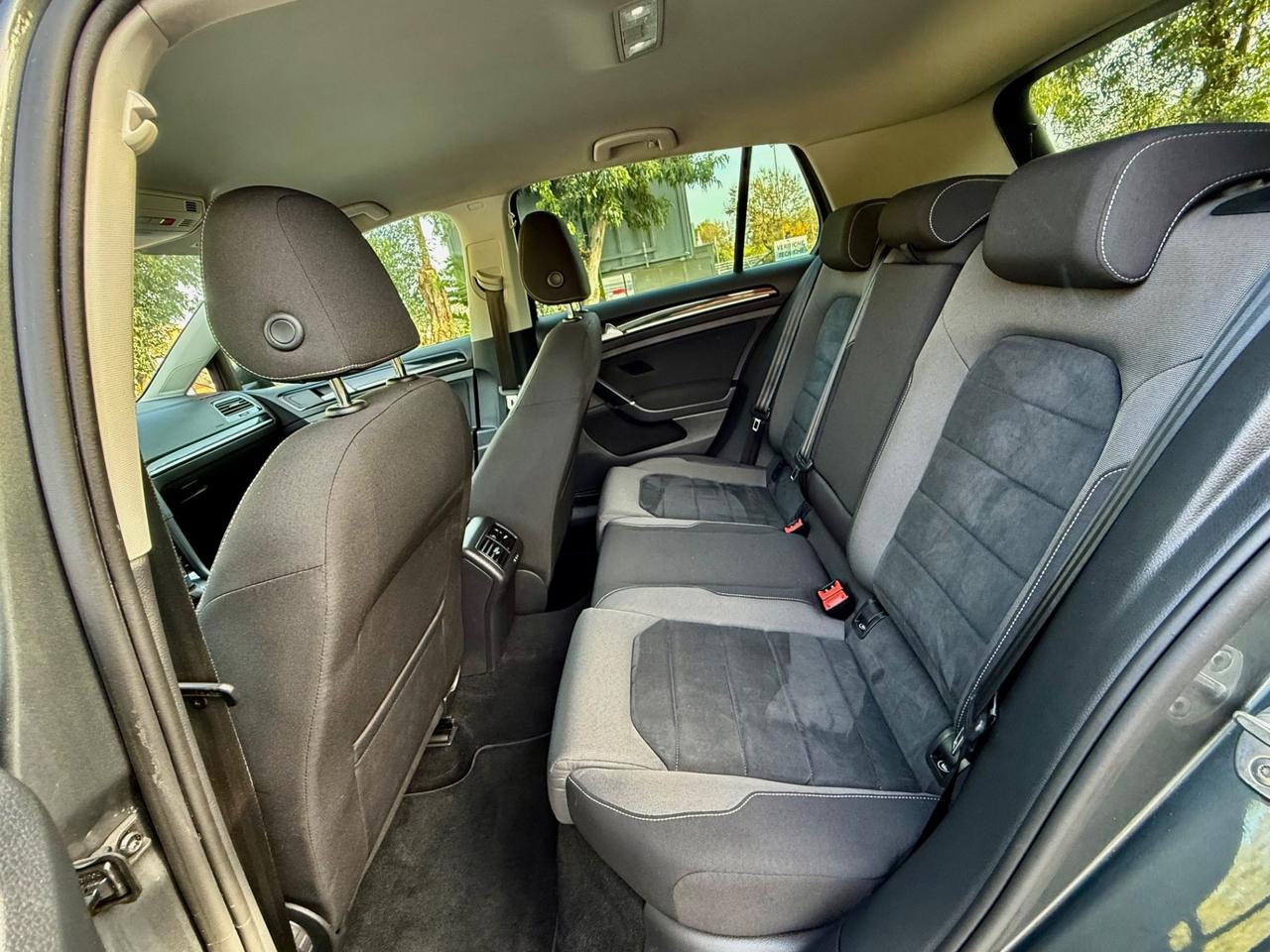 VOLKSWAGEN GOLF 1.6 TDI 115 CV DSG SPORT R LINE