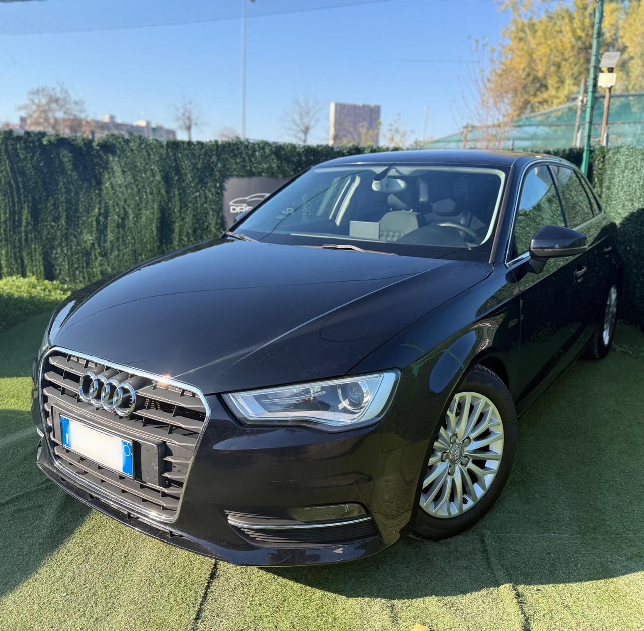 Audi A3 2014 1.6 DIESEL NEOPATENTATI FARI LED NAVI FULL