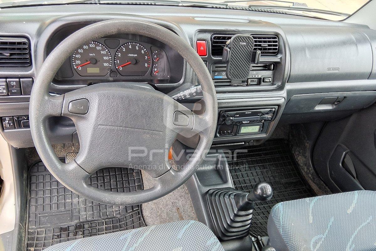 SUZUKI Jimny 1.3i 16V cat 4WD JLX