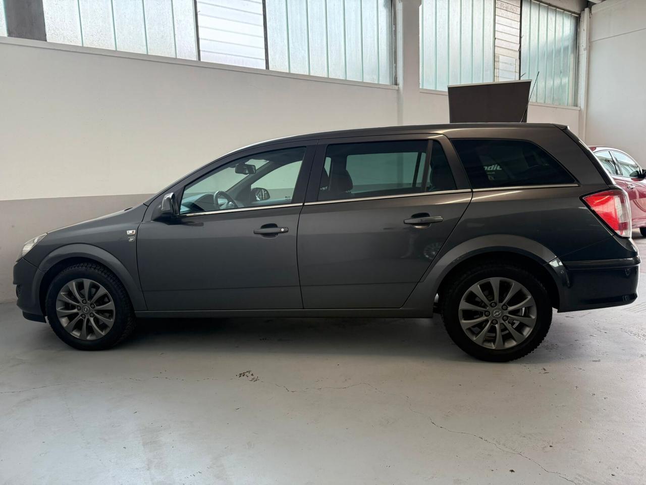 Opel Astra 1.6 16V GPL-TECH Station Wagon Edition