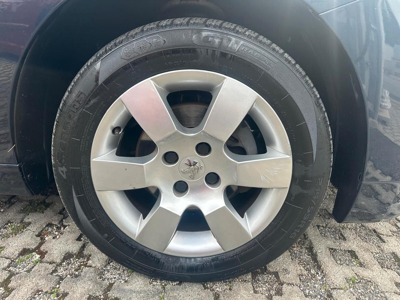 Peugeot 5008 1.6 HDi 112CV 7posti Access-04/2012