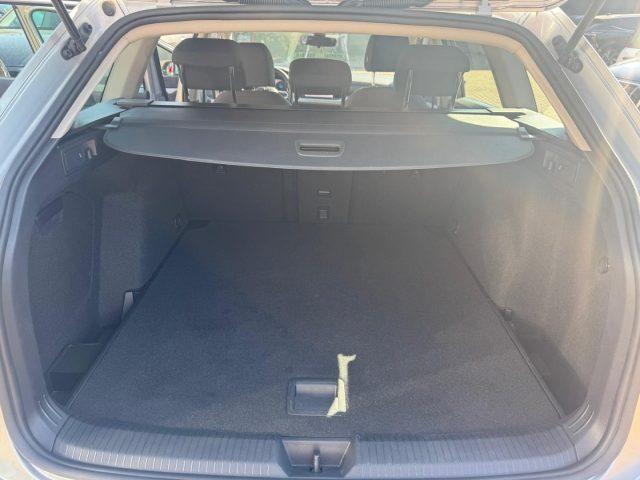 VOLKSWAGEN Golf Variant 1.5 eTSI EVO ACT DSG LIFE